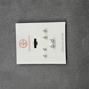 Set of silver earrings